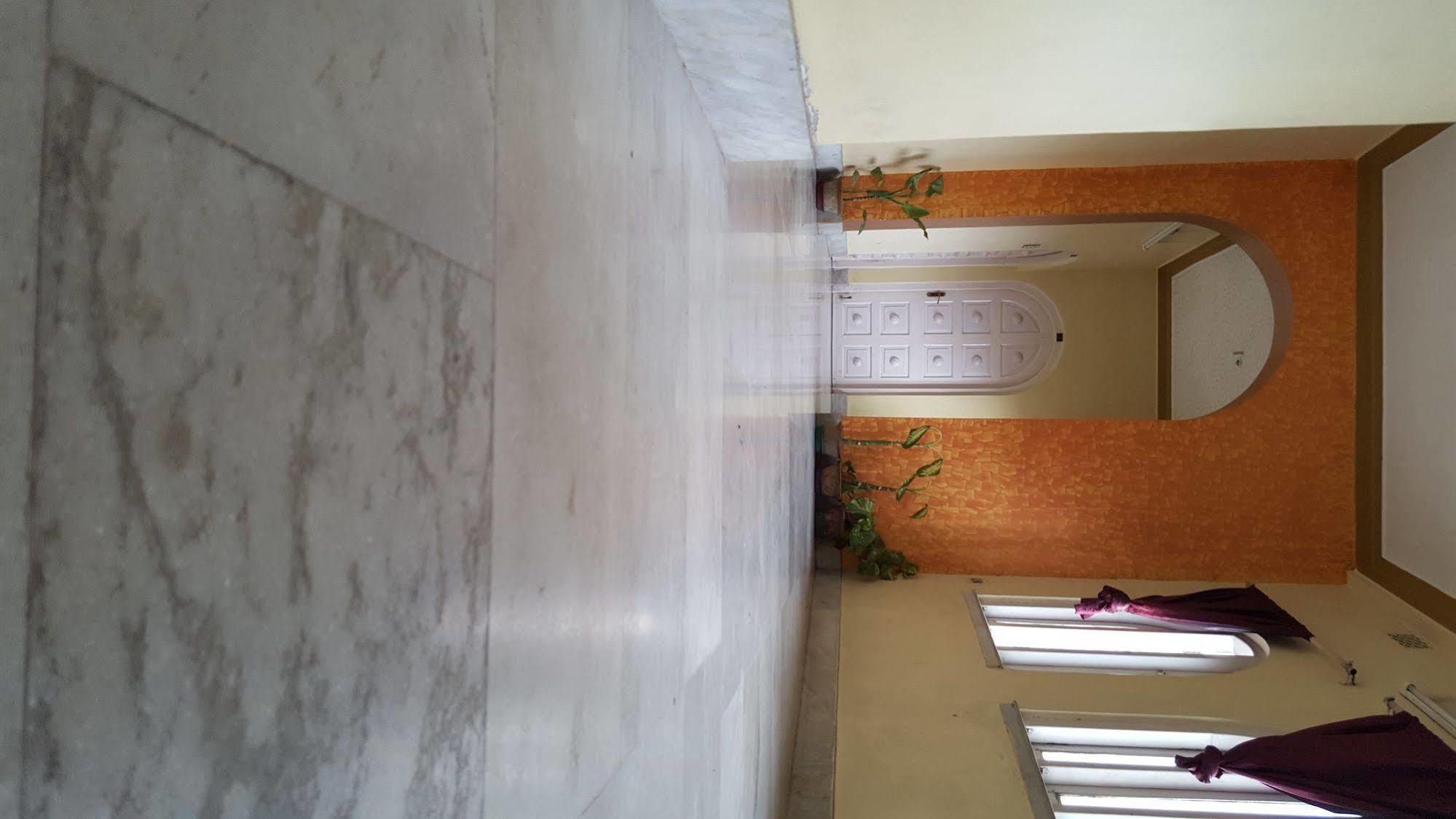 New Hotel White Palace Calcuta Exterior foto